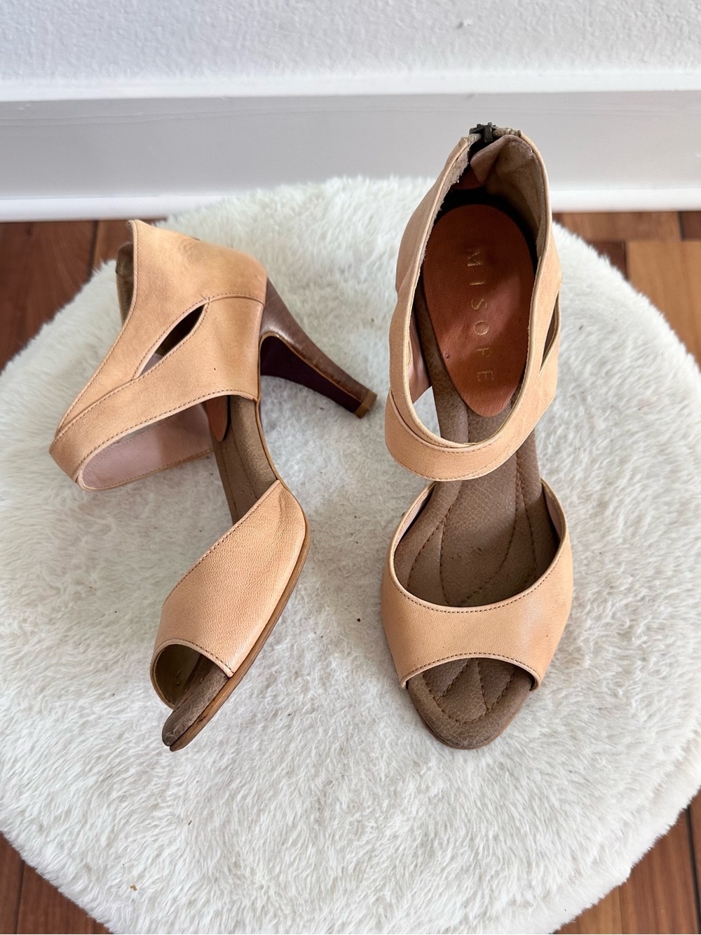 MISOPE Premium Genuine Leather
Geometric Cutout Peep Toe Sandals Heels Sz: 7.5
